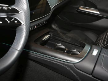 Mercedes-Benz E 300 e T AMG Night MBUX Distronic Panorama AHK