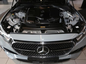 Mercedes-Benz E 300 e T AMG Night MBUX Distronic Panorama AHK