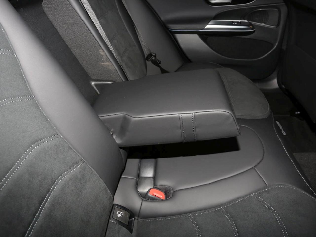 Mercedes-Benz E 300 e T AMG Night MBUX Distronic Panorama AHK Mercedes-Benz E 300 e T AMG Night MBUX Distronic Panorama AHK