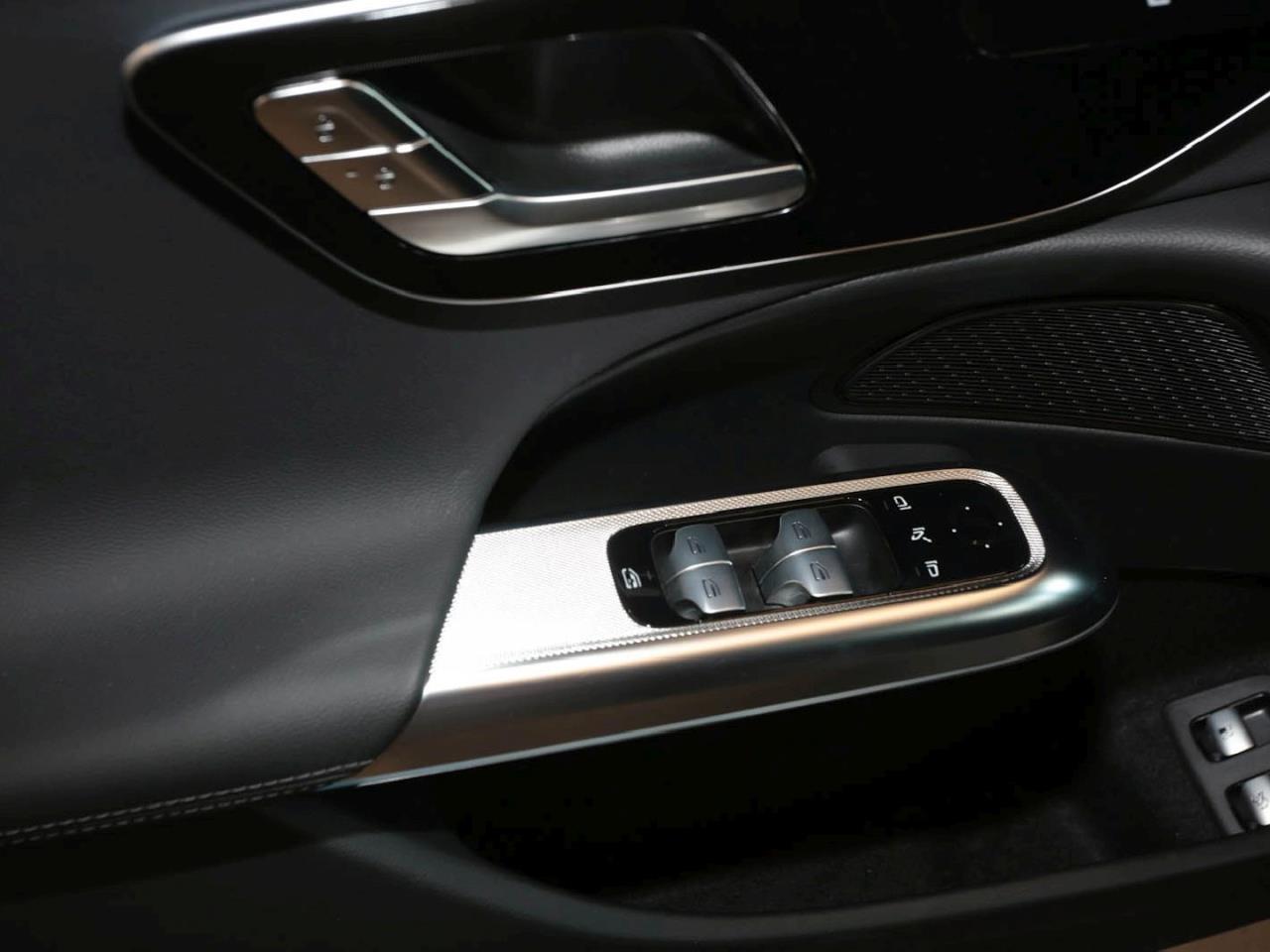 Mercedes-Benz E 300 e T AMG Night MBUX Distronic Panorama AHK