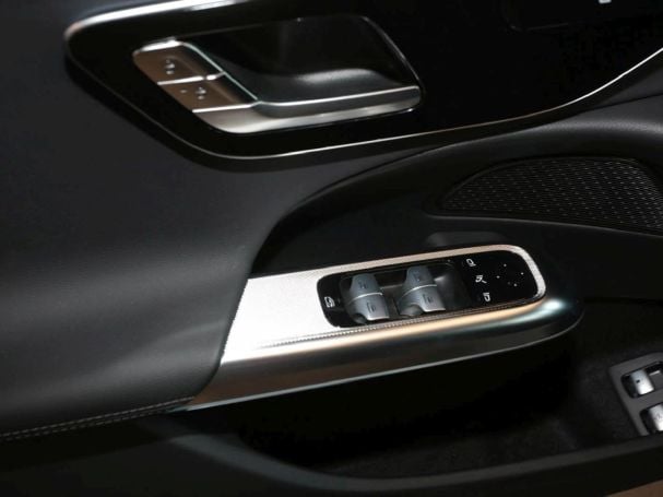 Mercedes-Benz E 300 e T AMG Night MBUX Distronic Panorama AHK Mercedes-Benz E 300 e T AMG Night MBUX Distronic Panorama AHK