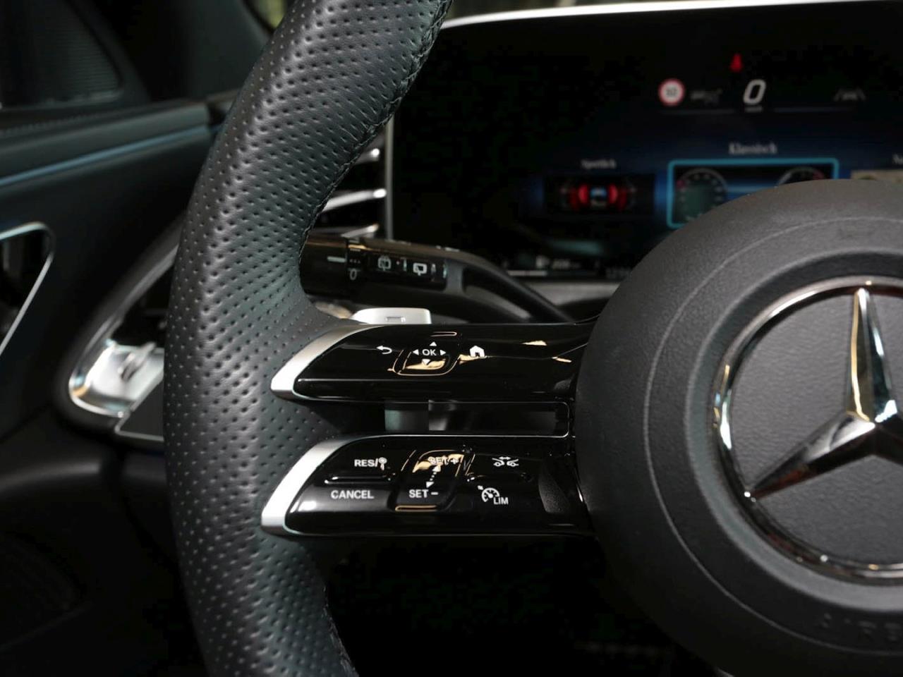 Mercedes-Benz E 300 e T AMG Night MBUX Distronic Panorama AHK