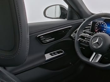 Mercedes-Benz E 300 e T AMG Night MBUX Distronic Panorama AHK
