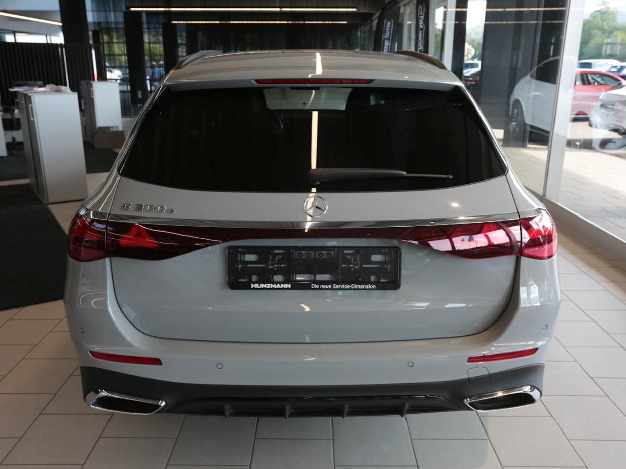 Mercedes-Benz E 300 e T AMG Night MBUX Distronic Panorama AHK