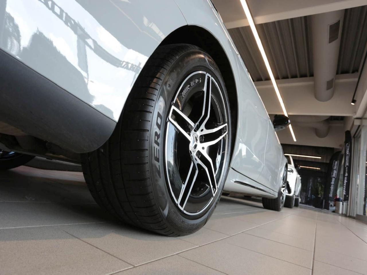 Mercedes-Benz E 300 e T AMG Night MBUX Distronic Panorama AHK Mercedes-Benz E 300 e T AMG Night MBUX Distronic Panorama AHK