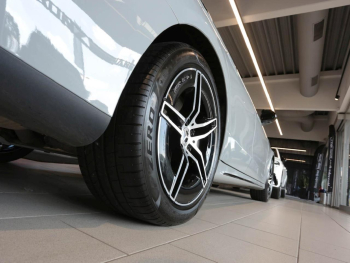 Mercedes-Benz E 300 e T AMG Night MBUX Distronic Panorama AHK