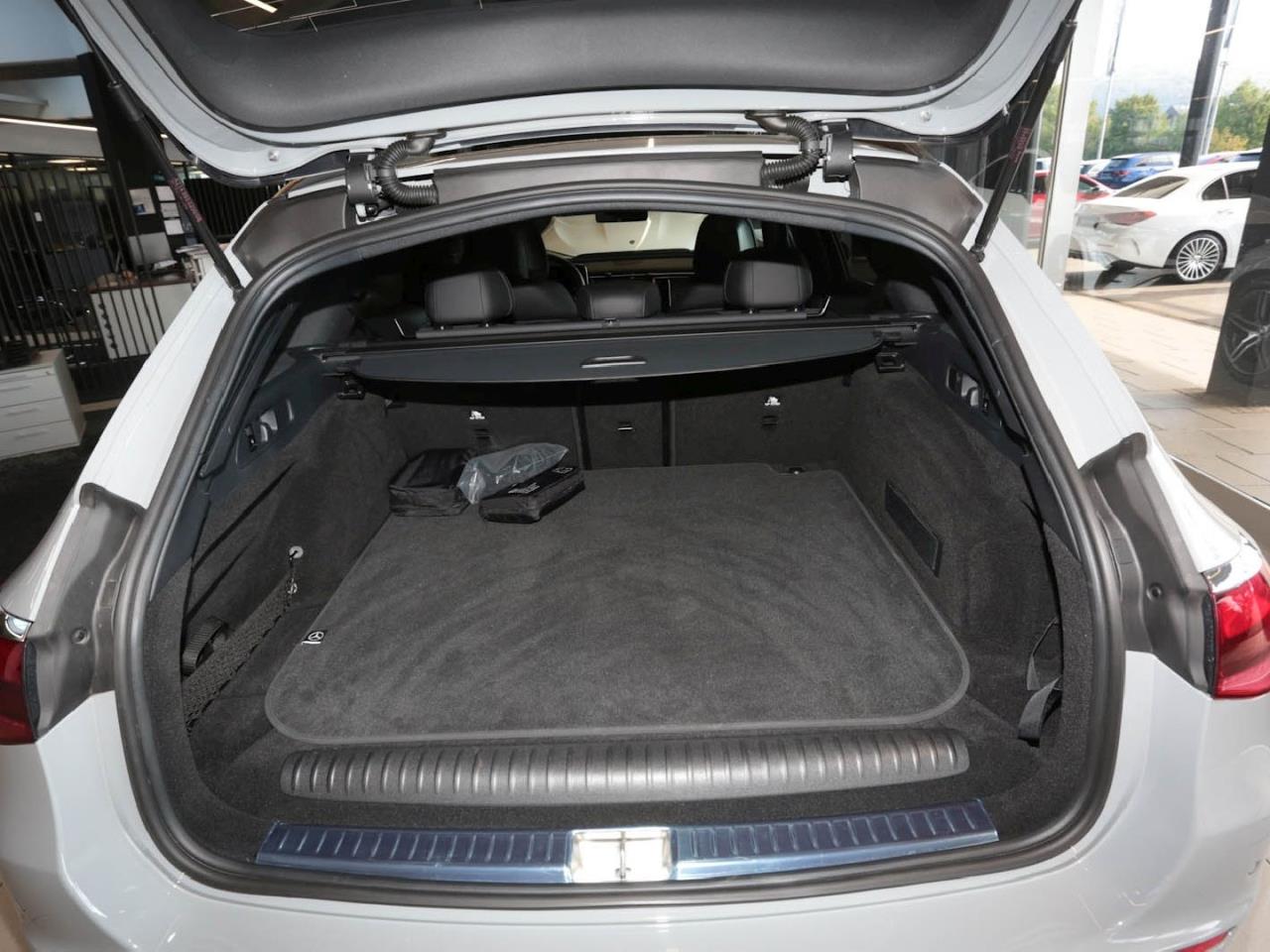 Mercedes-Benz E 300 e T AMG Night MBUX Distronic Panorama AHK