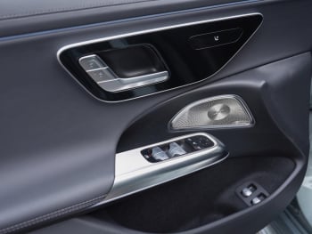 Mercedes-Benz E 300 e T AMG Night Navi Distronic AHK SHZ-Fond