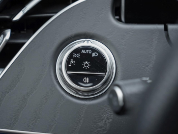 Mercedes-Benz E 300 e T AMG Night Navi Distronic AHK SHZ-Fond