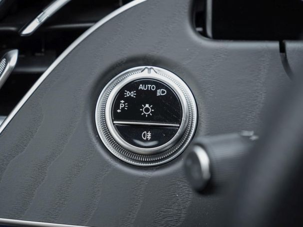 Mercedes-Benz E 300 e T AMG Night Navi Distronic AHK SHZ-Fond