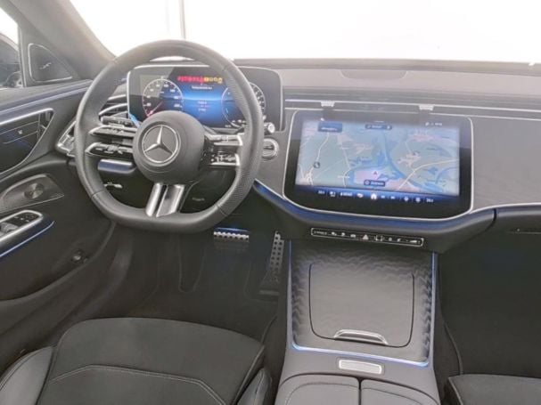 Mercedes-Benz E 300 e T AMG Night Navi Distronic AHK SHZ-Fond Mercedes-Benz E 300 e T AMG Night Navi Distronic AHK SHZ-Fond