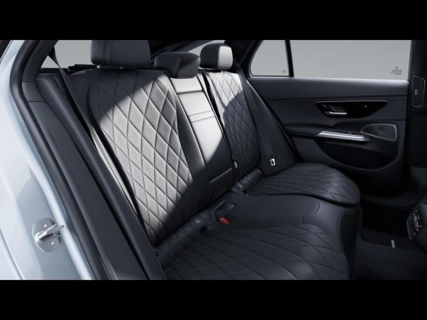 Mercedes-Benz E 450 4M T AMG Night Panorama Distronic Head-Up Mercedes-Benz E 450 4M T AMG Night Panorama Distronic Head-Up