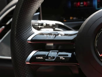 Mercedes-Benz E 450 4M T AMG Night Standheizung Distronic 360