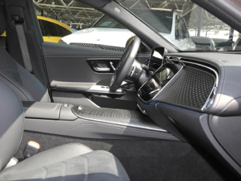 Mercedes-Benz E 450 4M T AMG Night Standheizung Distronic 360