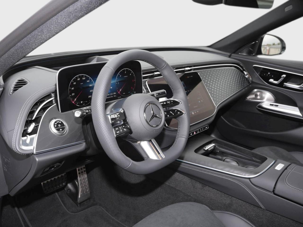 Mercedes-Benz E 450 d 4M T-Modell AMG Night Standh AHK Panorama Mercedes-Benz E 450 d 4M T-Modell AMG Night Standh AHK Panorama