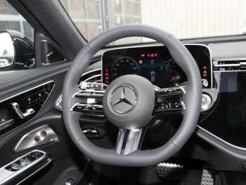 Mercedes-Benz E 450 d 4MATIC T-Modell AMG Standhzg AHK 360°