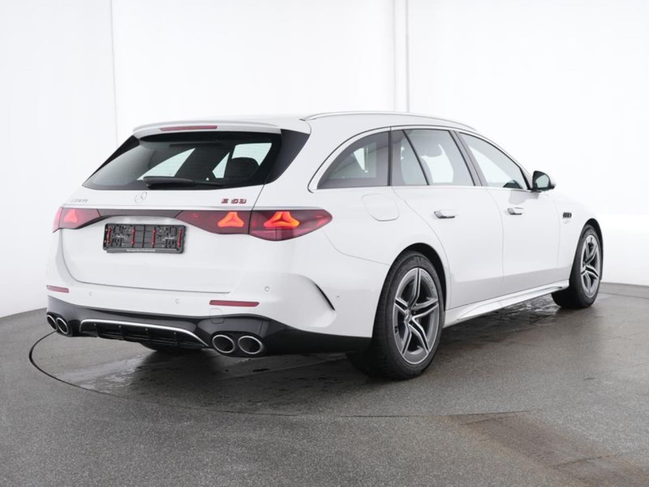 Mercedes-Benz E 53 AMG 4M+ T Panorama Distronic AHK HUD 360° Mercedes-Benz E 53 AMG 4M+ T Panorama Distronic AHK HUD 360°