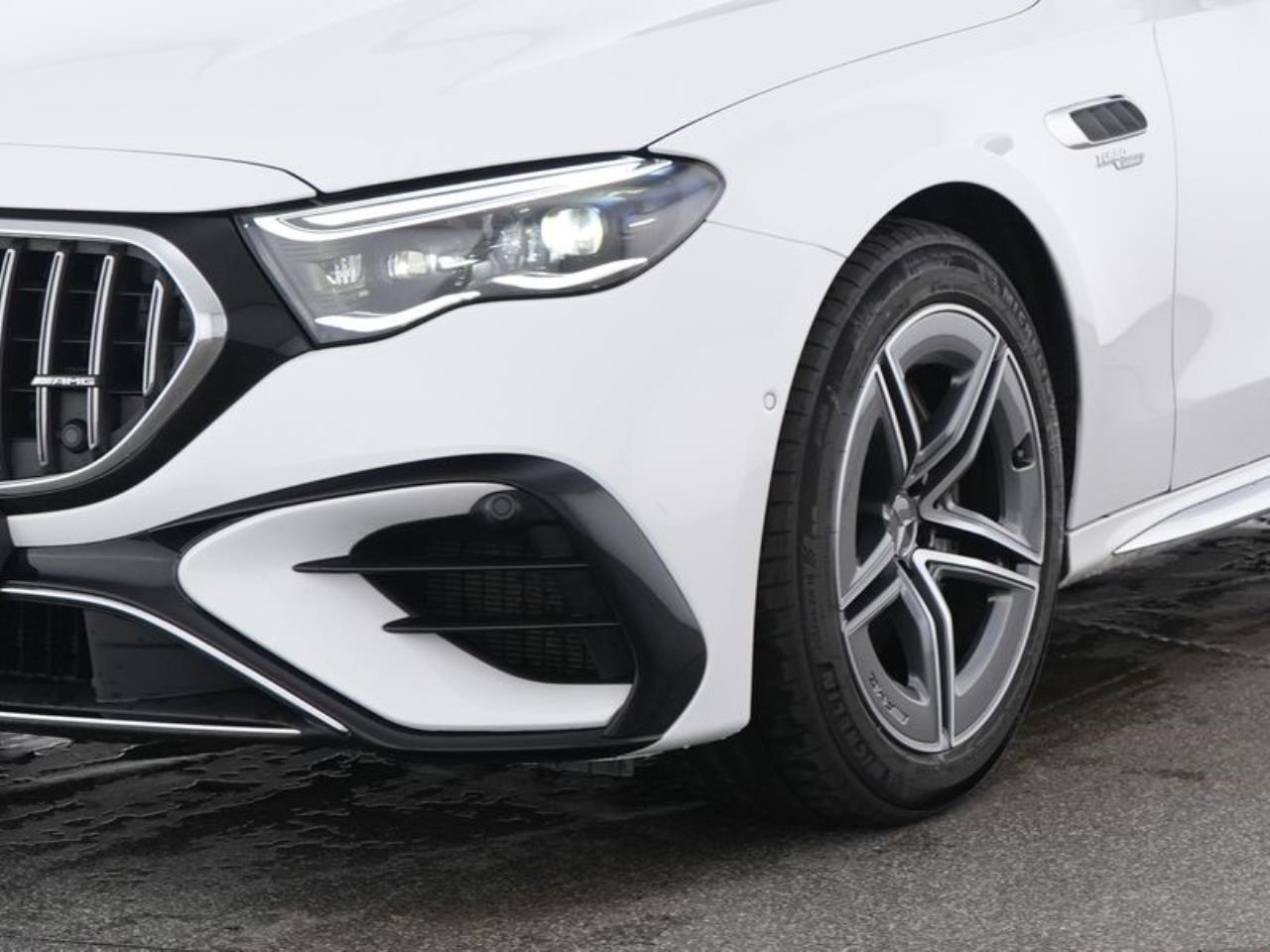 Mercedes-Benz E 53 AMG 4M+ T Panorama Distronic AHK HUD 360° Mercedes-Benz E 53 AMG 4M+ T Panorama Distronic AHK HUD 360°