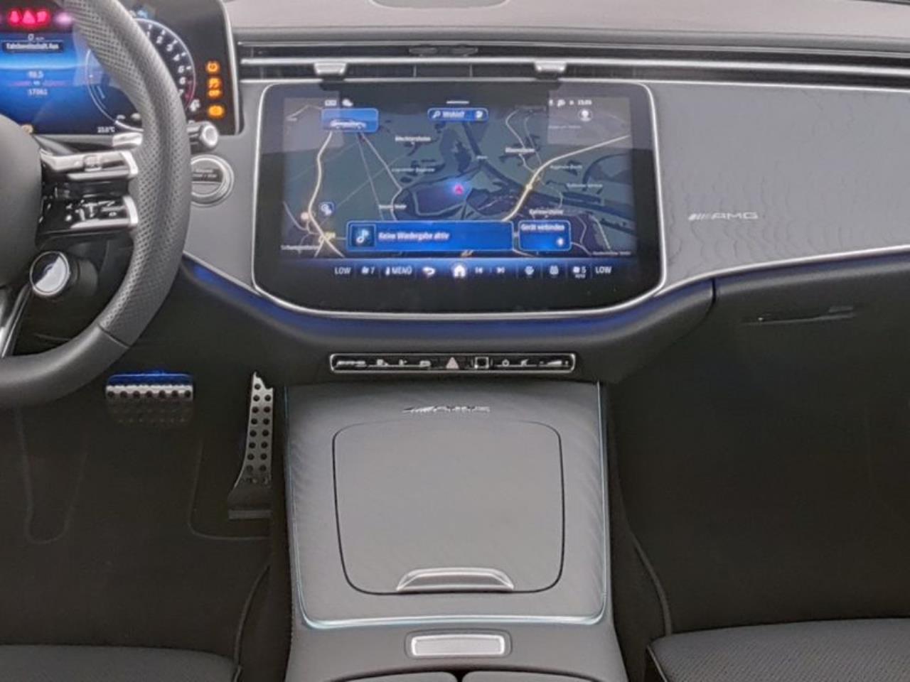 Mercedes-Benz E 53 AMG 4M+ T Panorama Distronic AHK HUD 360° Mercedes-Benz E 53 AMG 4M+ T Panorama Distronic AHK HUD 360°