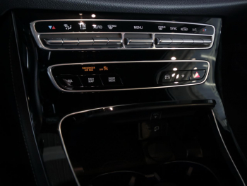 Mercedes-Benz E 200  AMG MBUX Navi LED Kamera Memory Totwinkel