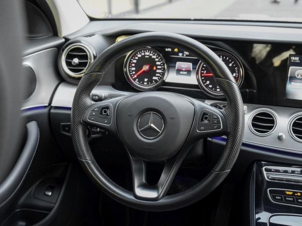 Mercedes-Benz E 200 d  Avantgarde Navi Kamera Sitzkomfort-P