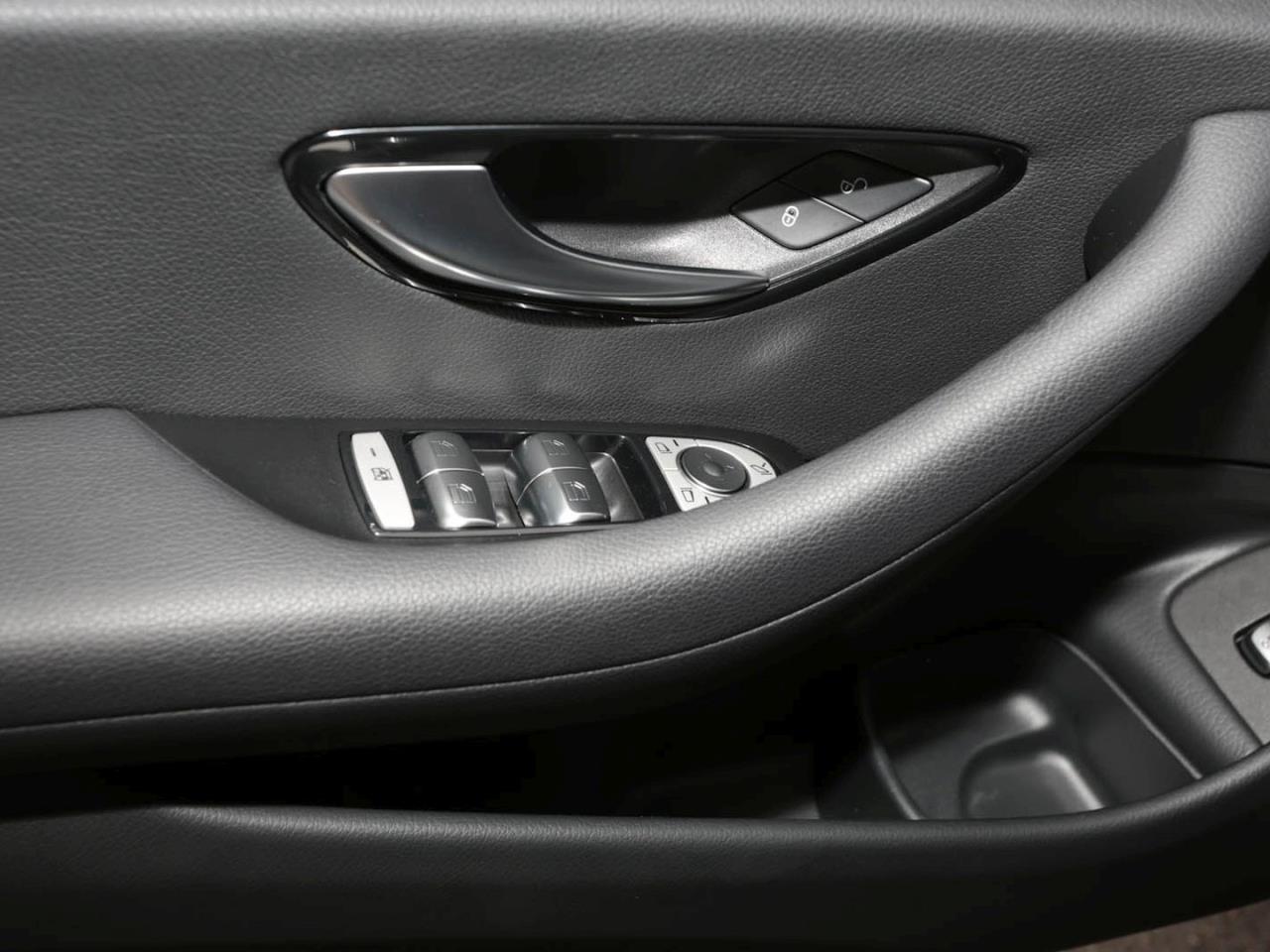 Mercedes-Benz E 200 d Comand Distronic+ 360° Spiegel-Paket