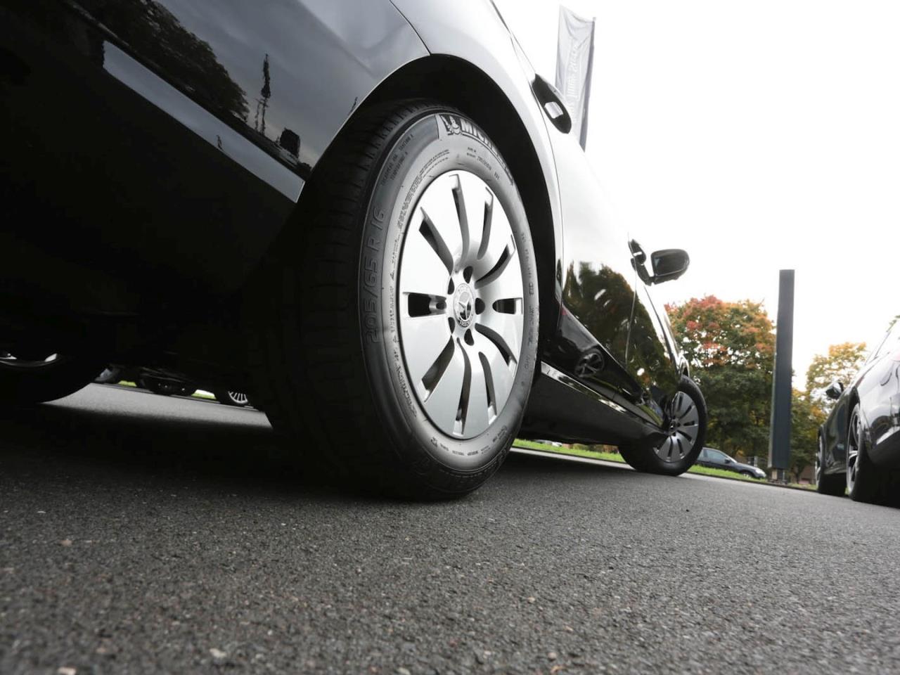 Mercedes-Benz E 200 d Comand Distronic+ 360° Spiegel-Paket