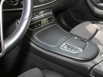 Mercedes-Benz E 200  Avantgarde MBUX Navi LED Kamera Totwinkel