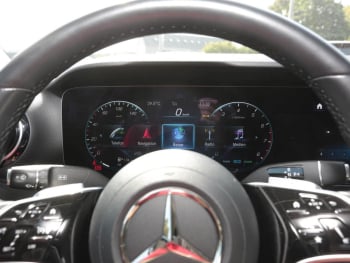 Mercedes-Benz E 200  Avantgarde MBUX Navi LED Kamera Totwinkel