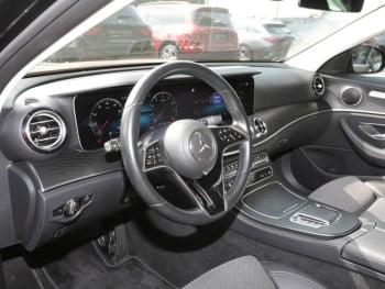 Mercedes-Benz E 200  Avantgarde MBUX Navi LED Kamera Totwinkel