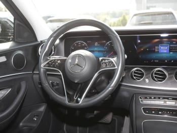 Mercedes-Benz E 200  Avantgarde MBUX Navi LED Kamera Totwinkel