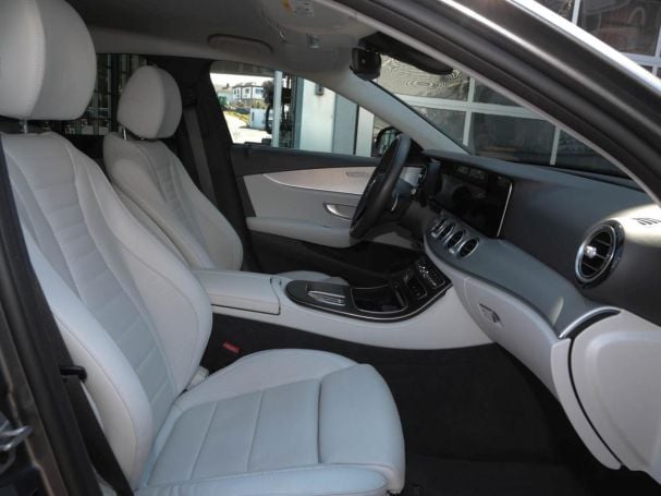 Mercedes-Benz E 220 d 4M Avantgarde Distronic+ Sitzklima Mercedes-Benz E 220 d 4M Avantgarde Distronic+ Sitzklima