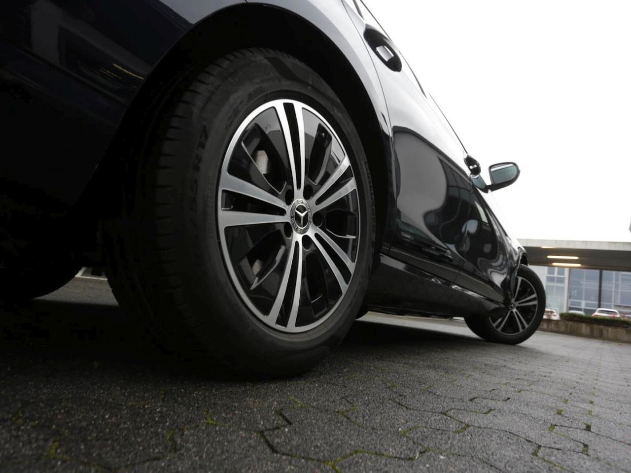 Mercedes-Benz E 300  Avantgarde Standhzg Distronic+ Kamera