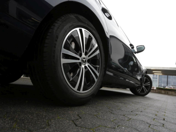 Mercedes-Benz E 300  Avantgarde Standhzg Distronic+ Kamera