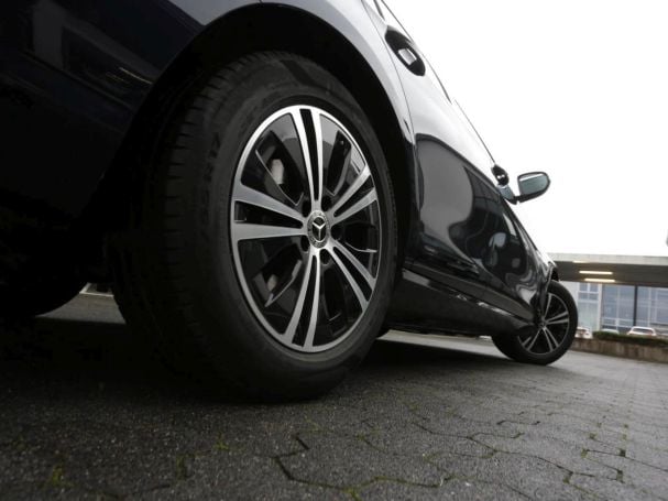 Mercedes-Benz E 300  Avantgarde Standhzg Distronic+ Kamera