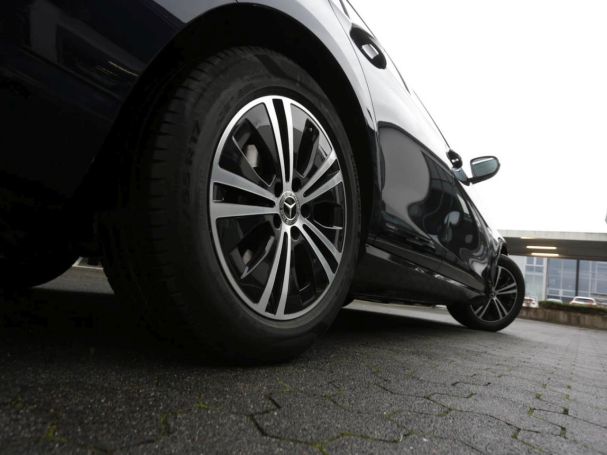 Mercedes-Benz E 300  Avantgarde Standhzg Distronic+ Kamera