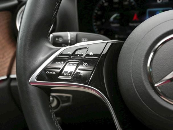 Mercedes-Benz E 300 d 4M Avantgarde Exclusive MBUX Schiebedach Mercedes-Benz E 300 d 4M Avantgarde Exclusive MBUX Schiebedach