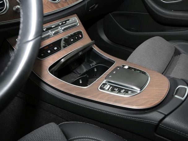 Mercedes-Benz E 300 d 4M Avantgarde Exclusive MBUX Schiebedach Mercedes-Benz E 300 d 4M Avantgarde Exclusive MBUX Schiebedach