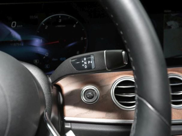 Mercedes-Benz E 300 d 4M Avantgarde Exclusive MBUX Schiebedach Mercedes-Benz E 300 d 4M Avantgarde Exclusive MBUX Schiebedach