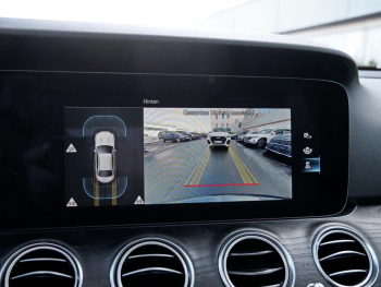 Mercedes-Benz E 300 de  Avantgarde Navi Schiebedach Distronic