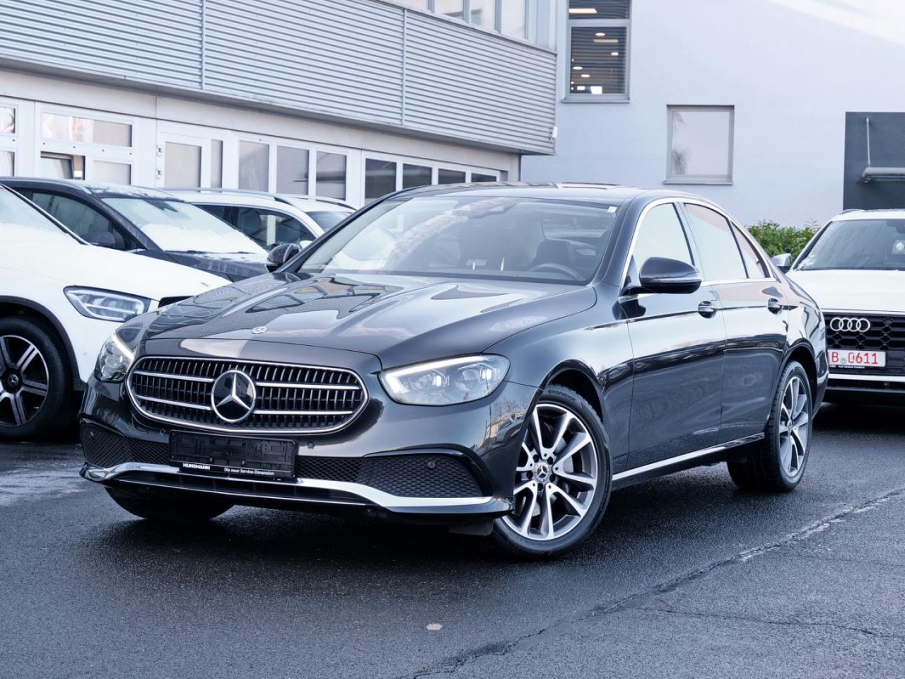 Mercedes-Benz E 300 de  Avantgarde Navi Schiebedach Distronic