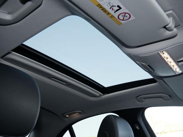 Mercedes-Benz E 300 de  Avantgarde Navi Schiebedach Distronic