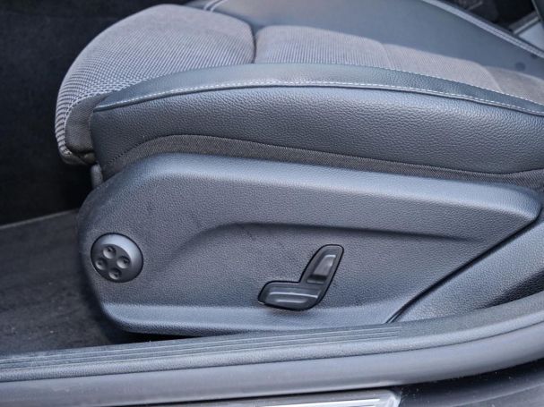 Mercedes-Benz E 300 de  Avantgarde Navi Schiebedach Distronic