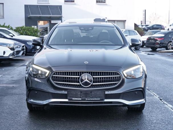 Mercedes-Benz E 300 de  Avantgarde Navi Schiebedach Distronic