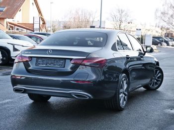 Mercedes-Benz E 300 de  Avantgarde Navi Schiebedach Distronic