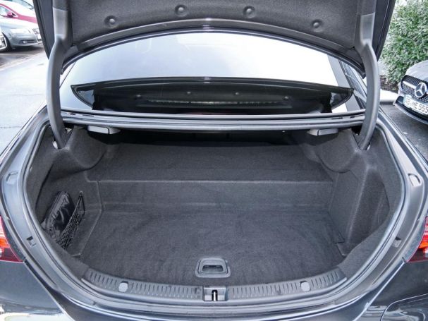 Mercedes-Benz E 300 de  Avantgarde Navi Schiebedach Distronic