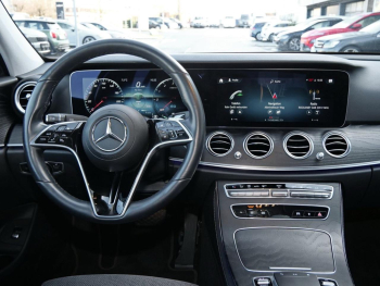 Mercedes-Benz E 300 de  Avantgarde Navi Schiebedach Distronic