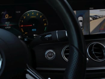 Mercedes-Benz E 300 e 4M AMG Night Panorama 360° AHK Distronic