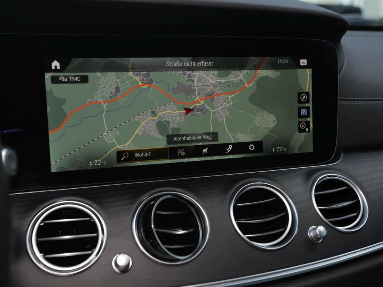 Mercedes-Benz E 300 e 4M AMG Night Panorama 360° AHK Distronic