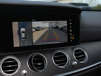 Mercedes-Benz E 300 e 4M AMG Night Panorama 360° AHK Distronic